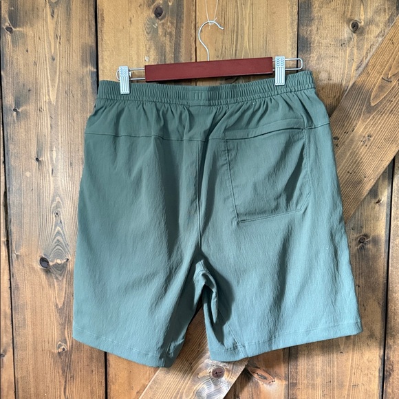 lululemon athletica Olive Green Men's Athletic Shorts - Picture 4 of 5